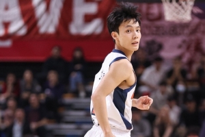 手感冰凉！徐杰8投仅1中砍3分 送出6助攻难挽败局