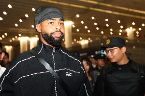 掌控全局！拉塞尔半场5投3中贡献10分2板7助2断