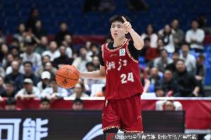 渐入佳境！李悦洲半场13分钟三分3中2砍下7分