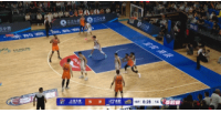势不可挡！麦基半场5投全中独揽13分 罚球线三罚全进
