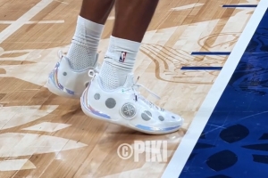 NBA中国赛独行侠战火箭 克里斯蒂热身抢先上脚未发售的韦德之道13