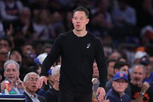 赛迪斯·杨盛赞米奇·约翰逊:他将成为这个时代最出色的教练之一