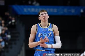 CBA季前赛揭幕战开打 周琦今日与北京男篮汇合
