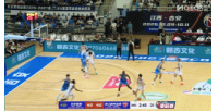 看你俩打进攻盛宴！半场沃特斯8中6轰下18分 维塔尔8中4砍下14分