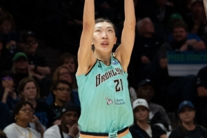 机会不多！韩旭仅替补出战5分半2中0拿到2分2篮板