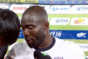 大四喜！阿奇姆彭：我们代表的是大连，大家一起拿下胜利