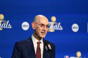 萧华：智能篮球正在研发最快明年上线！将辅佐裁判进行准确判罚！