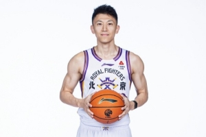 完全看不出已37岁！刘晓宇社媒晒新赛季定妆照：北控 在乎！