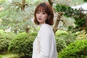 杨瀚森女友社媒晒出多张美照