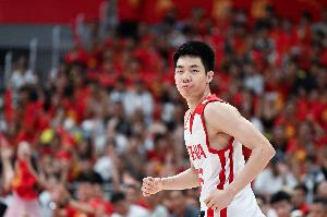 媒体人：国手因国家队长期集训而受伤 只能在CBA赛季期间调整养伤