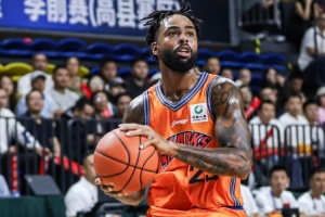 记者：拉塞尔手感冰火两重天 使用说明书考验教练组