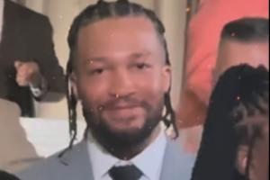 纽约上演温情父子局！哈特趣味整活：搞怪BGM搭配布伦森囧照并配文“给我儿子”
