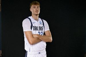 ClutchPoints媒体调查：弗拉格以20票高居首进全明星预测榜首 里夫斯获2票