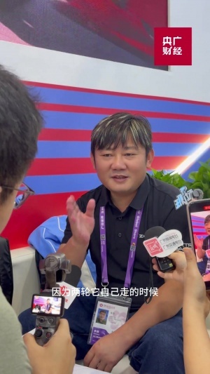 张雪谈两轮车自动驾驶：有点搞笑 一刹车人就倒了 未来没生存空间