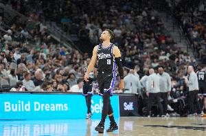 ClutchPoints调查：30位媒体人票选下季最差球队 国王领跑篮网雄鹿紧随