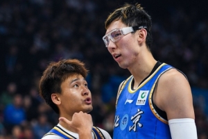 媒体人：京吉之战成今日焦点 周琦赵睿确定出战 吉林三外援齐上阵