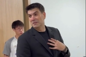 竭尽全力！哈里斯·马科普洛斯：我们专注力惊人，必须延续防守
