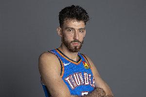 乔·约翰逊：霍姆格伦尚非NBA顶级防守大闸