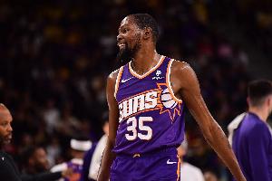 太阳老板公开点赞批评言论！球迷痛批杜兰特：NBA最没安全感的球员，只会扮演受害者
