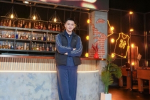 旧帅归来首秀解说台！杨鸣：解说要客观公正，但心仍向着辽宁