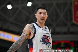 山东首节手感冰凉 17投仅4中得13分 命中率低至23.5%
