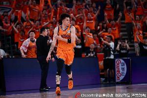 媒体人：张镇麟有三分有飞扣 攻防两端存在感北控锋线有点顶不住
