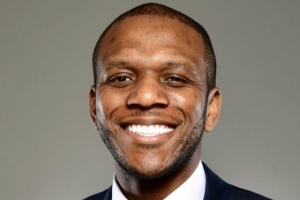 NBA副总裁詹姆斯·琼斯：过去八年八队夺冠 新赛季争冠悬念十足