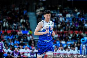 稳扎稳打！阿不都沙拉木3中3拿10分3篮板2助攻 罚球4中4