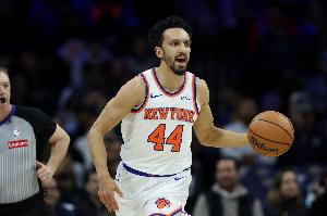 状态一般！沙梅特7投2中&罚球2中0得5分2板4助 正负值+11