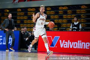 效率很高！扎加尔斯11中7砍下22分4板4助 罚球6中6