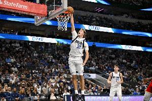 他才19岁305天！弗拉格在赛季揭幕战砍30+ NBA历史最年轻