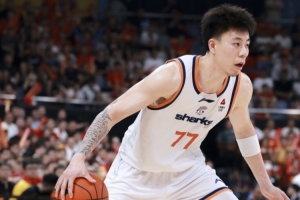 进攻端手感一般！张镇麟17中7&三分3中0拿到19分5板2断