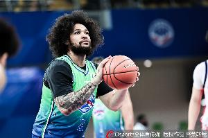 27分6板12助！戴申·尼克斯：我打得很不错 但还有改进的空间