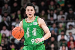 姜宇星：下半场大家团结一心拿下比赛 四连胜后还是一步一步来