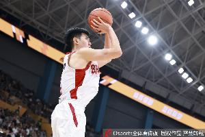 都很铁！深圳男篮本场三分球32投9中 山西男篮三分球32投5中