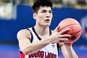 这也太准了！陈国豪本赛季至今三分24中14 命中率高达58.3%！