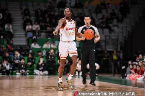 媒体人：马凯尔·约翰逊的能力不算强 但大局观&职业态度是第一档