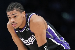 比肩詹皇与东契奇！阿卡夫单场30+5+10 成NBA历史第三位 teenage 球员