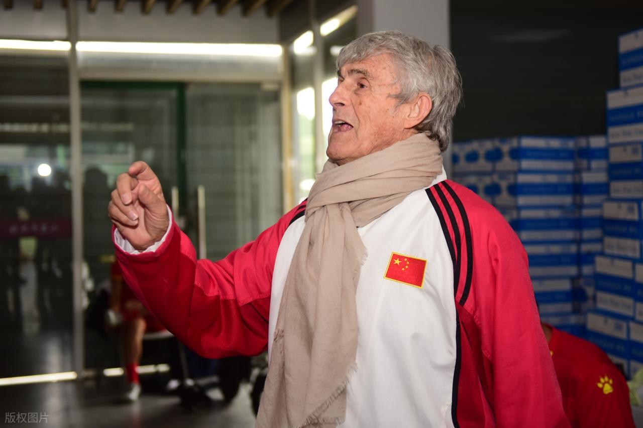 泰尼高FFVS皇家班加罗尔直播_泰尼高FFVS皇家班加罗尔无插件直播_印班超免费高清在线观看