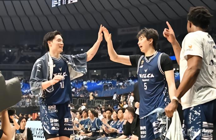 高原联VS卡诺支柱直播_高原联VS卡诺支柱赛程直播直播_尼日超无插件在线观看