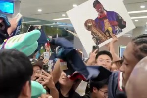 球迷基数还不错！杰威飞抵上海开启中国行！