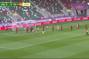 主裁认定手球判罚点球，中国U20女足0-1落后西班牙