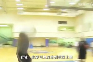 轻轻一跳就能亲吻篮筐，当年的魔兽身体有多炸裂？