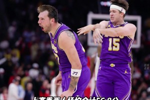 美网走秀布伦森夫妇“无奈”被哈特叫回一起合影