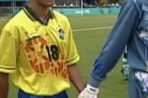 初露峥嵘！1996年外星人罗纳尔多在亚特兰大奥运会上大放异彩