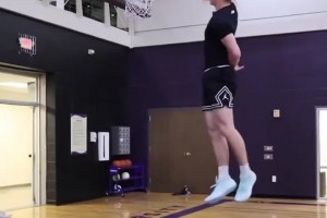 强的可怕 这哥们儿如果参加NBA 扣篮大赛能夺冠吗？