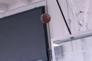 41岁的勒布朗，统治着休赛期野球局