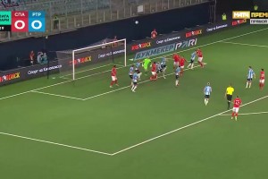 欧巴神仙配合！前空翻掷界外球直插禁区，队友头球破门太神⚽