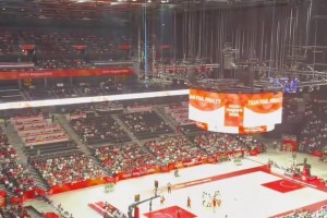 现场球迷吐槽：最后日本放海了我都看得出来 中国男篮还不如国足