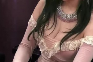 近日与威少合影的德扑All in姐穿这身简直霸气侧漏啊~